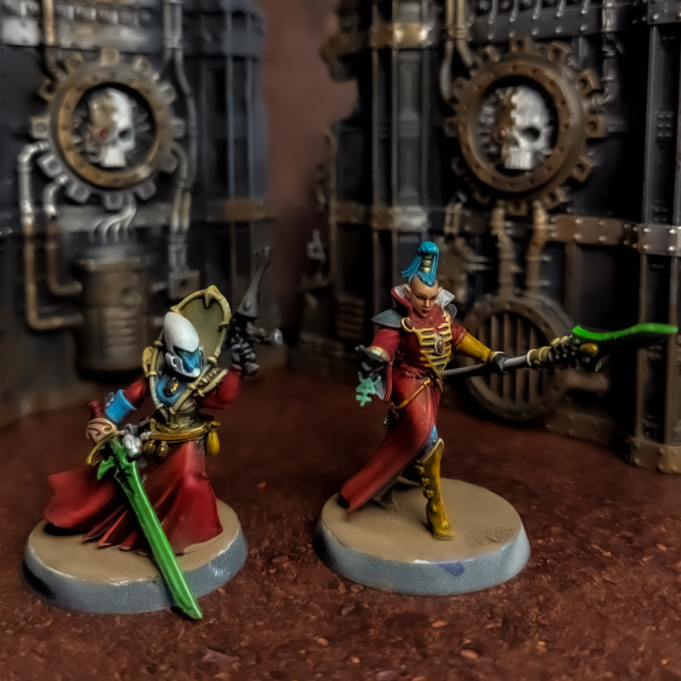 Two Aeldari Warlocks made from parts from the Warlocks kit and the Genestealer Cults Magus.