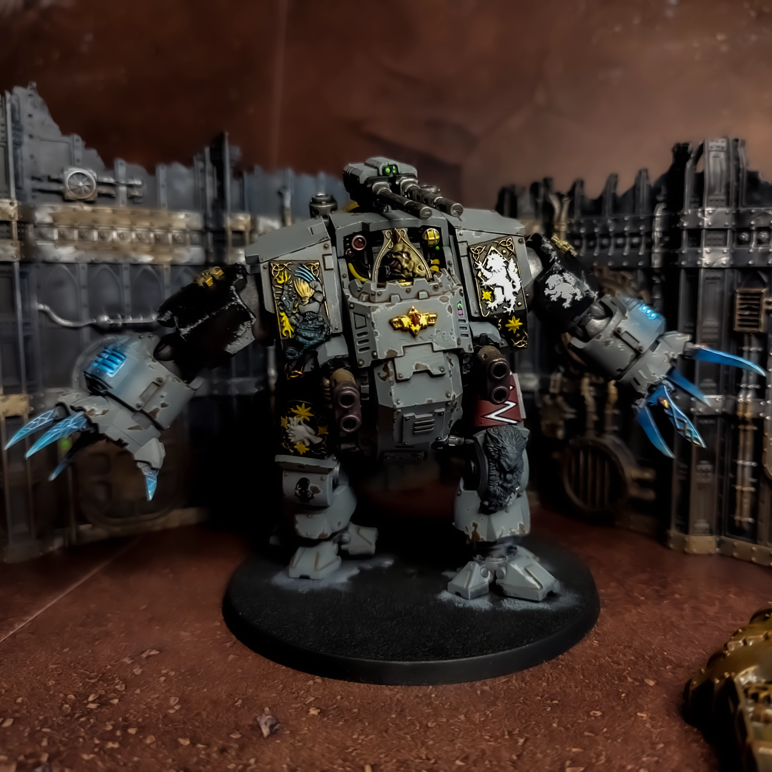 A conversion of a Brutalis Dreadnought which uses various bits from the Space Wolves Venereable Dreadnought kit.